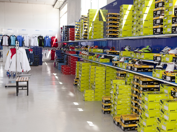 Joma la tienda de su sede central en Portillo de Toledo - Joma