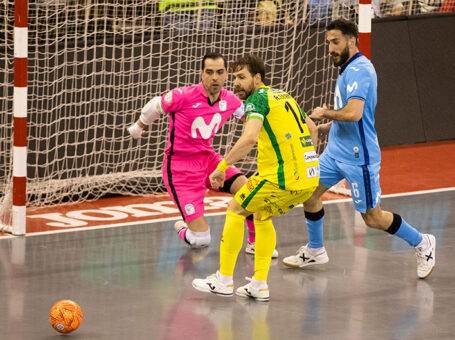 Jugadores del Movistar Inter y Jaén en la final de la Copa de España de fútbol sala.