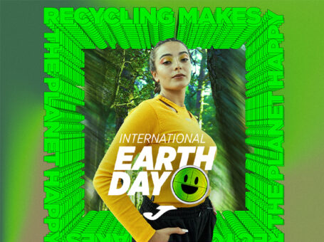 Chica vistiendo ropa sostenible de Joma con motivo del Día de la Tierra 2023.