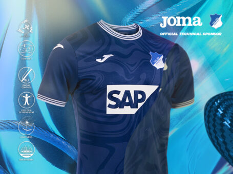 Primera camiseta del TSG Hoffenheim 2023/2024 en tonos azules.