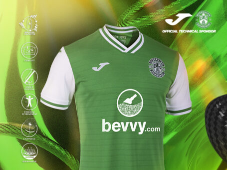 Camiseta del Hibernian CF para la temporada 2023/2024 en verde y blanco.