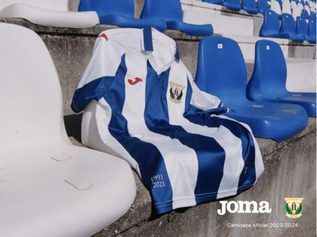 Camiseta de la primera equipación del CD Leganés para la temporada 2023/2024.