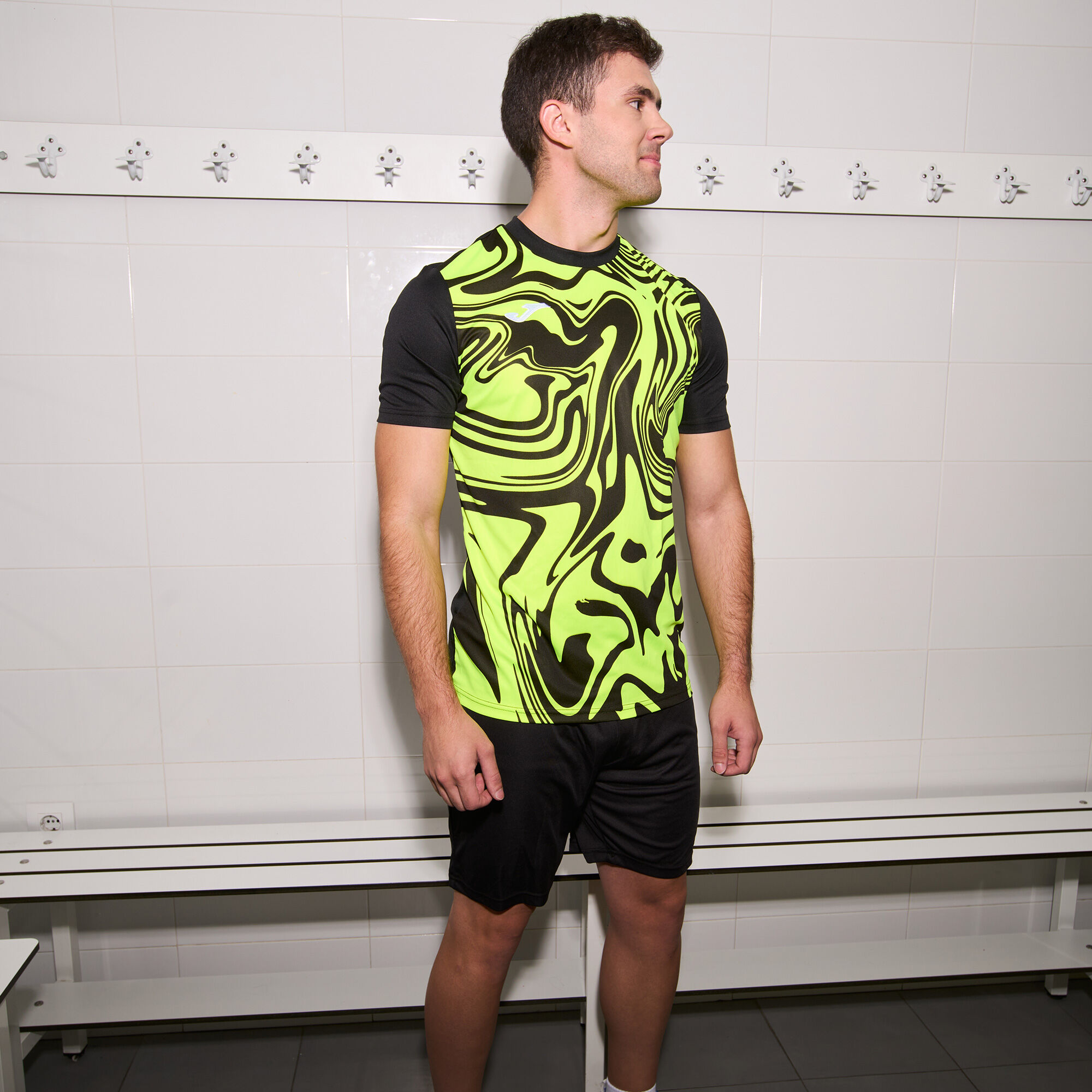 Shirt short sleeve man Lion II black fluorescent yellow | JOMA®