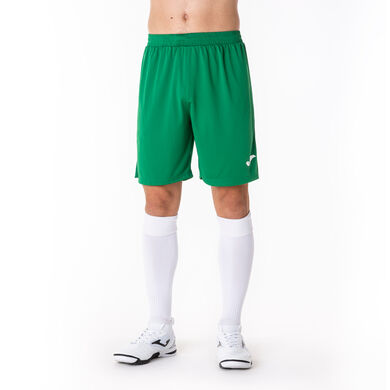 Short hombre Nobel verde