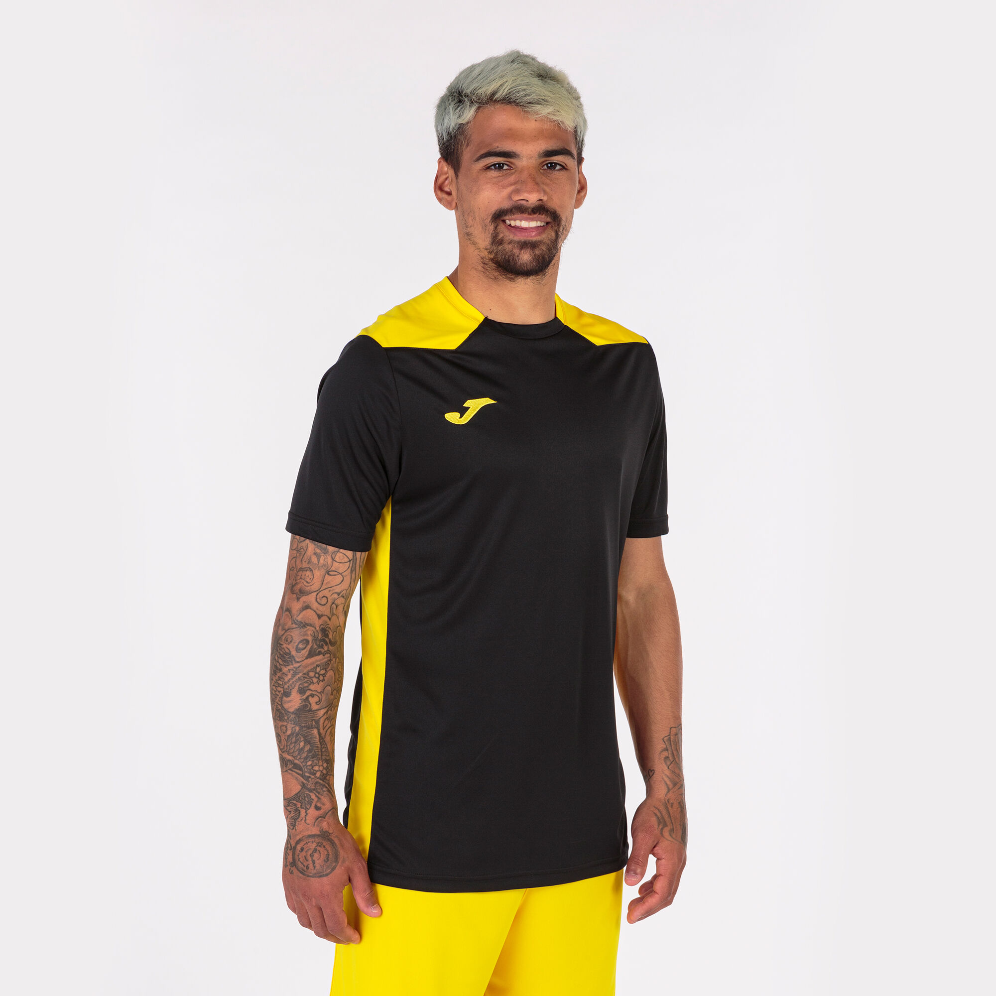 T-shirt manga curta homem Championship VI preto amarelo