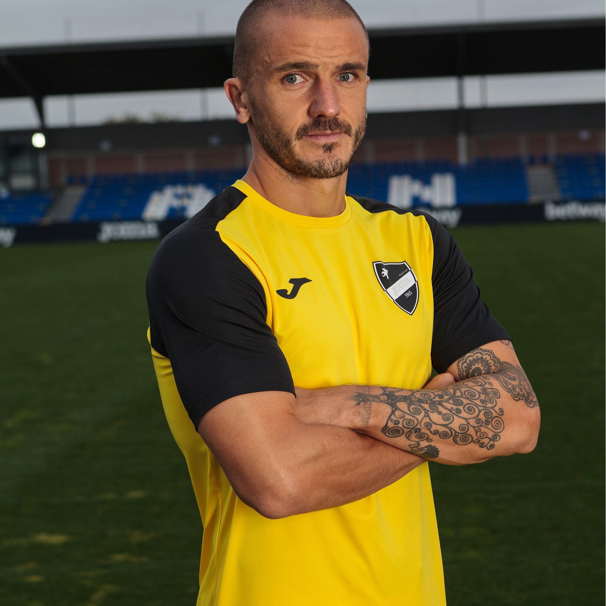 Camiseta joma amarilla online