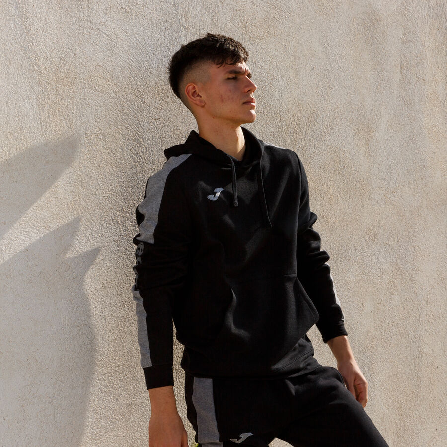 SUDADERA CON CAPUCHA STREET