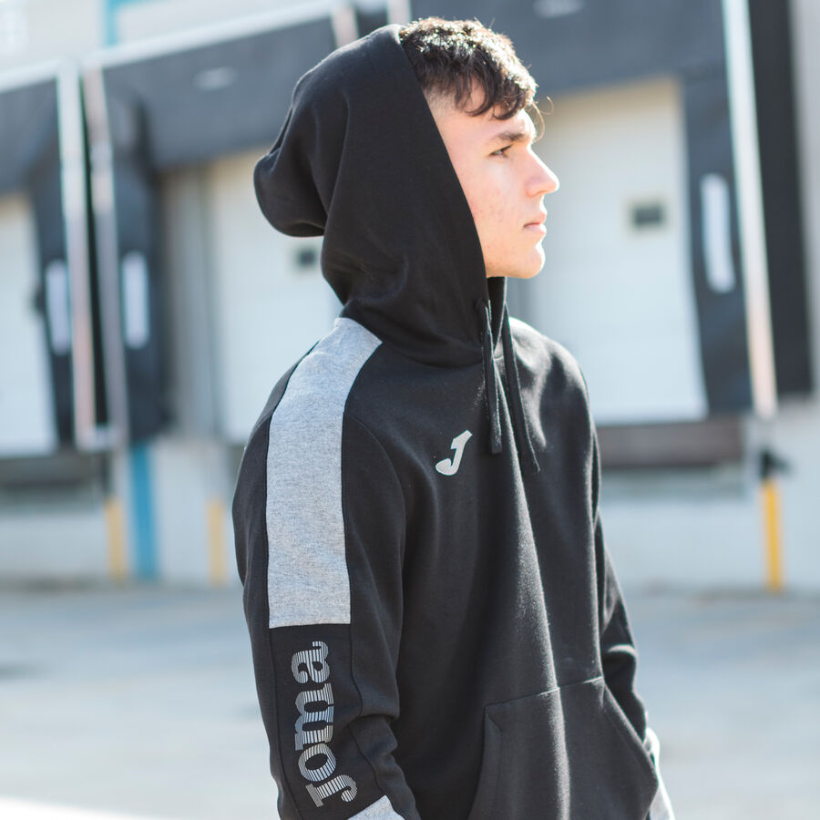 SUDADERA CON CAPUCHA STREET