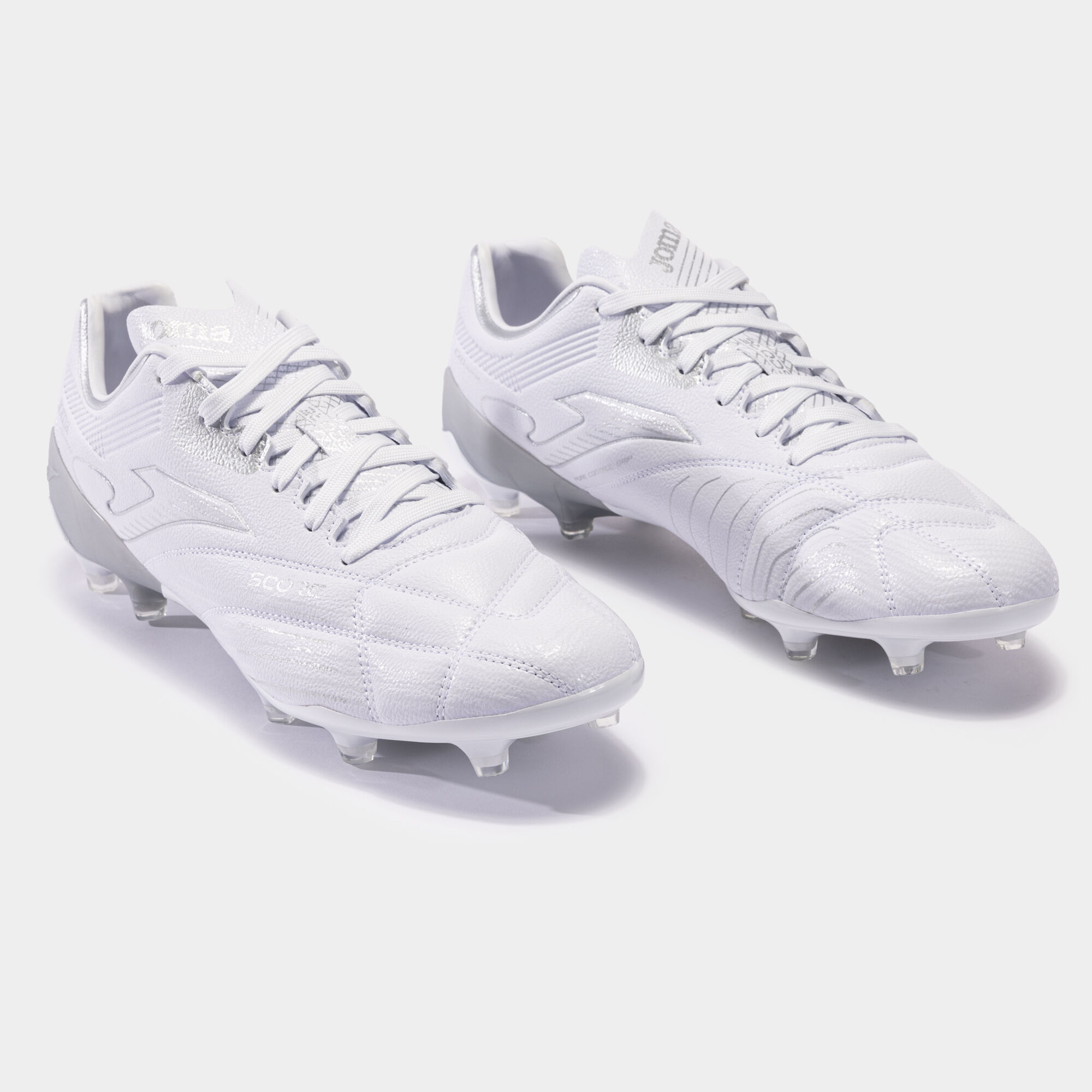 Chaussures football Score 23 gazon synthétique AG blanc