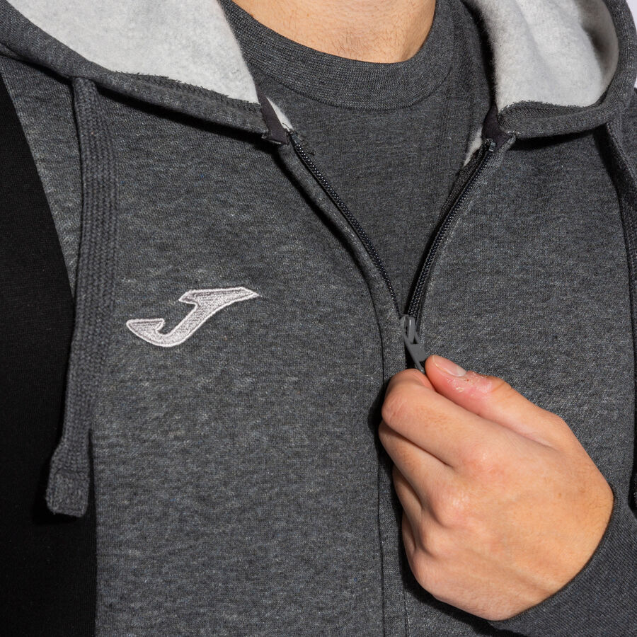 CHAQUETA CON CAPUCHA CONFORT III