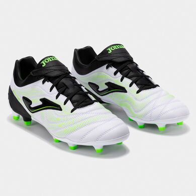Botas fútbol Score 25 terreno firme FG blanco negro