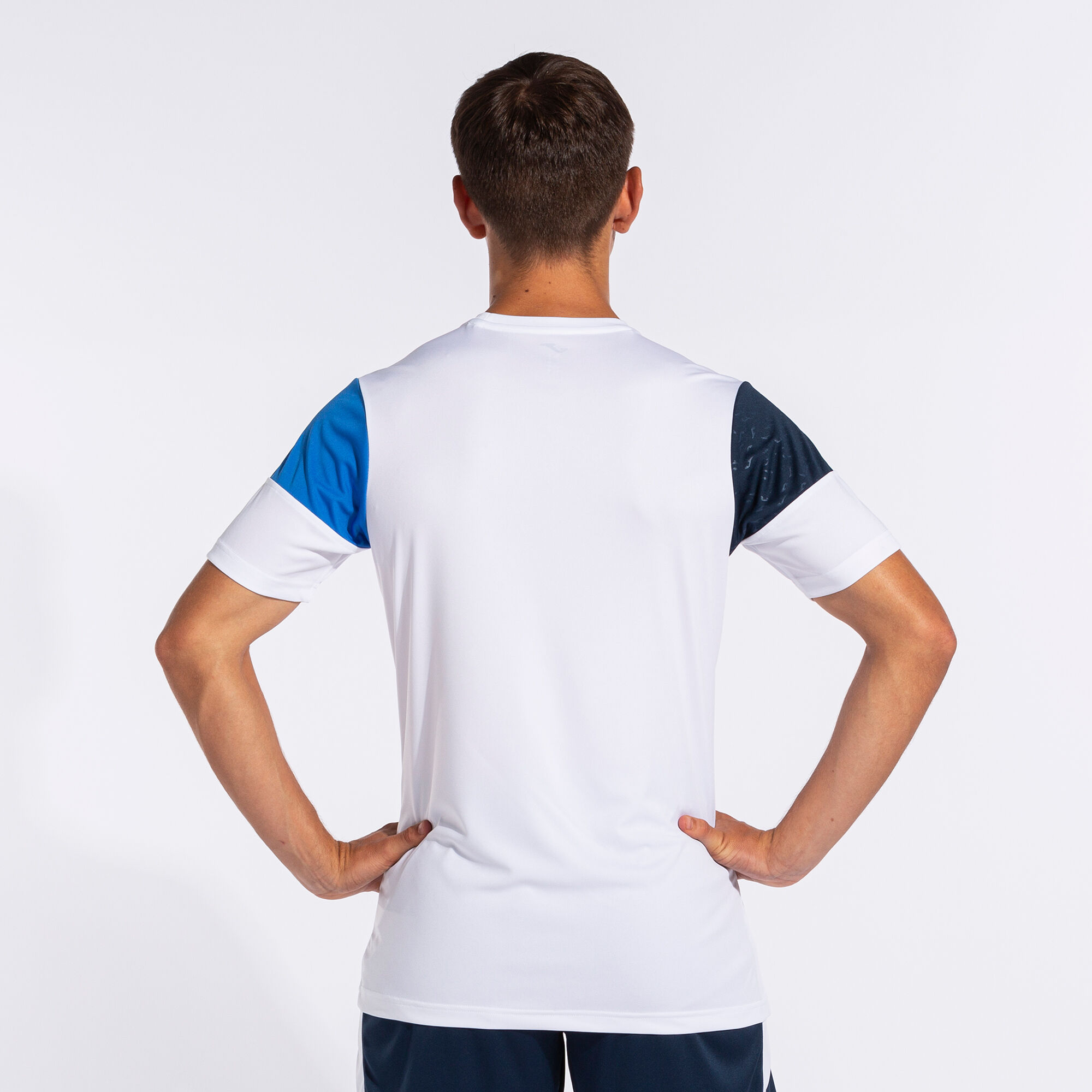 ON Men's Court-T　WHITE/INDIGO【海外サイズ：S】 Shirt short sleeve man Crew V white royal blue | JOMA®