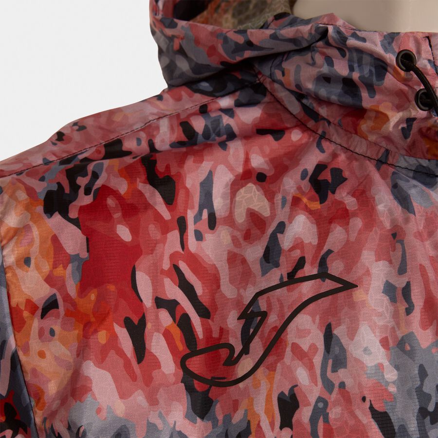 CHUBASQUERO R-CITY LONDON