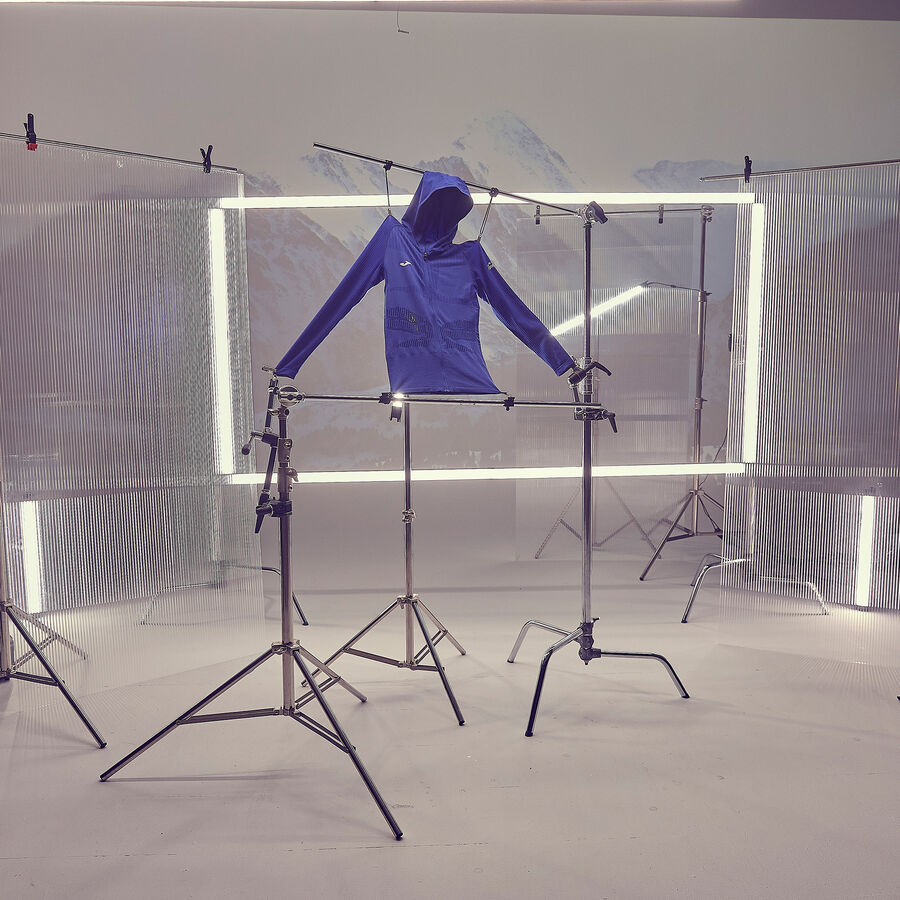 CHAQUETA CON CAPUCHA R-TRAIL NATURE