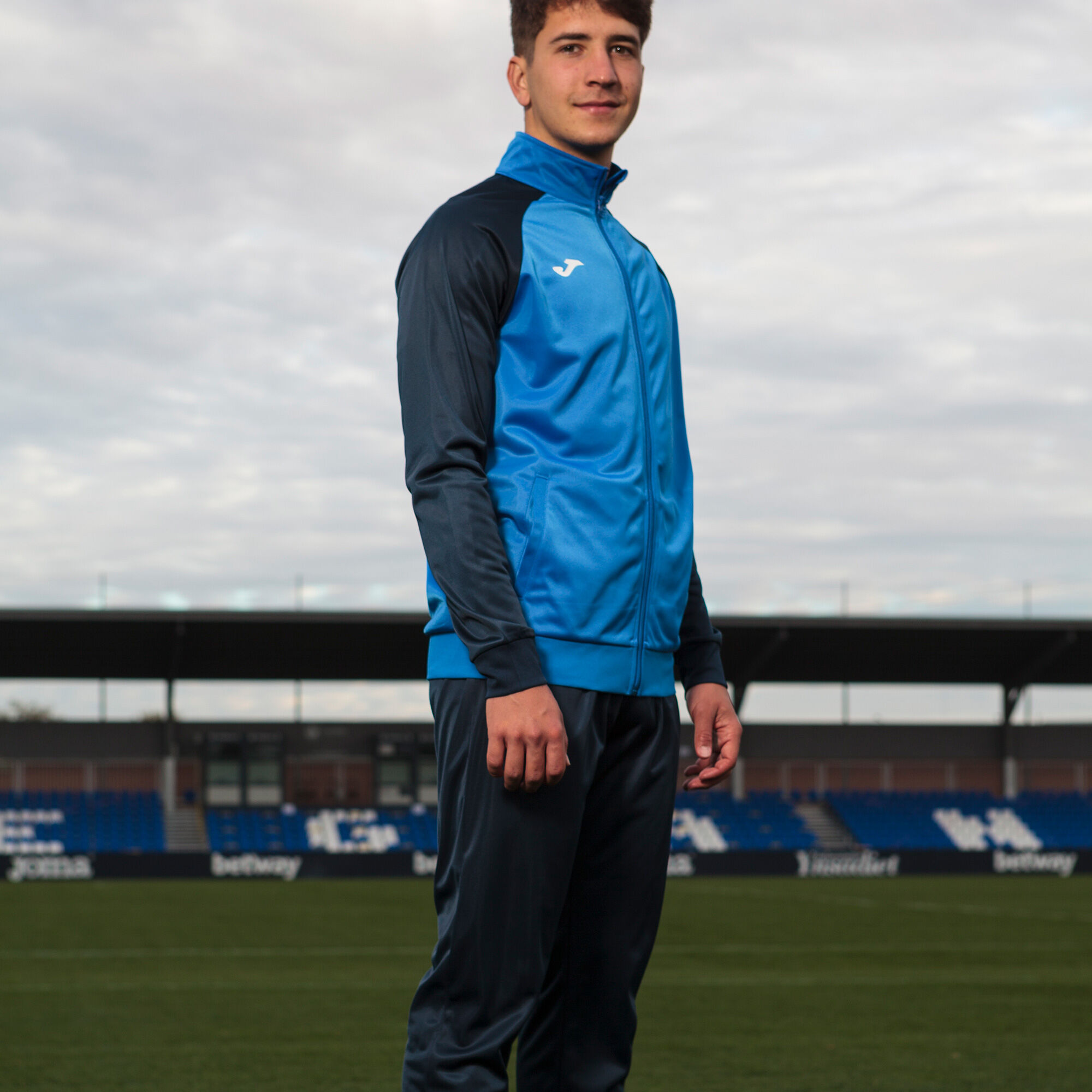 Tracksuit man Academy IV royal blue navy blue | JOMA®