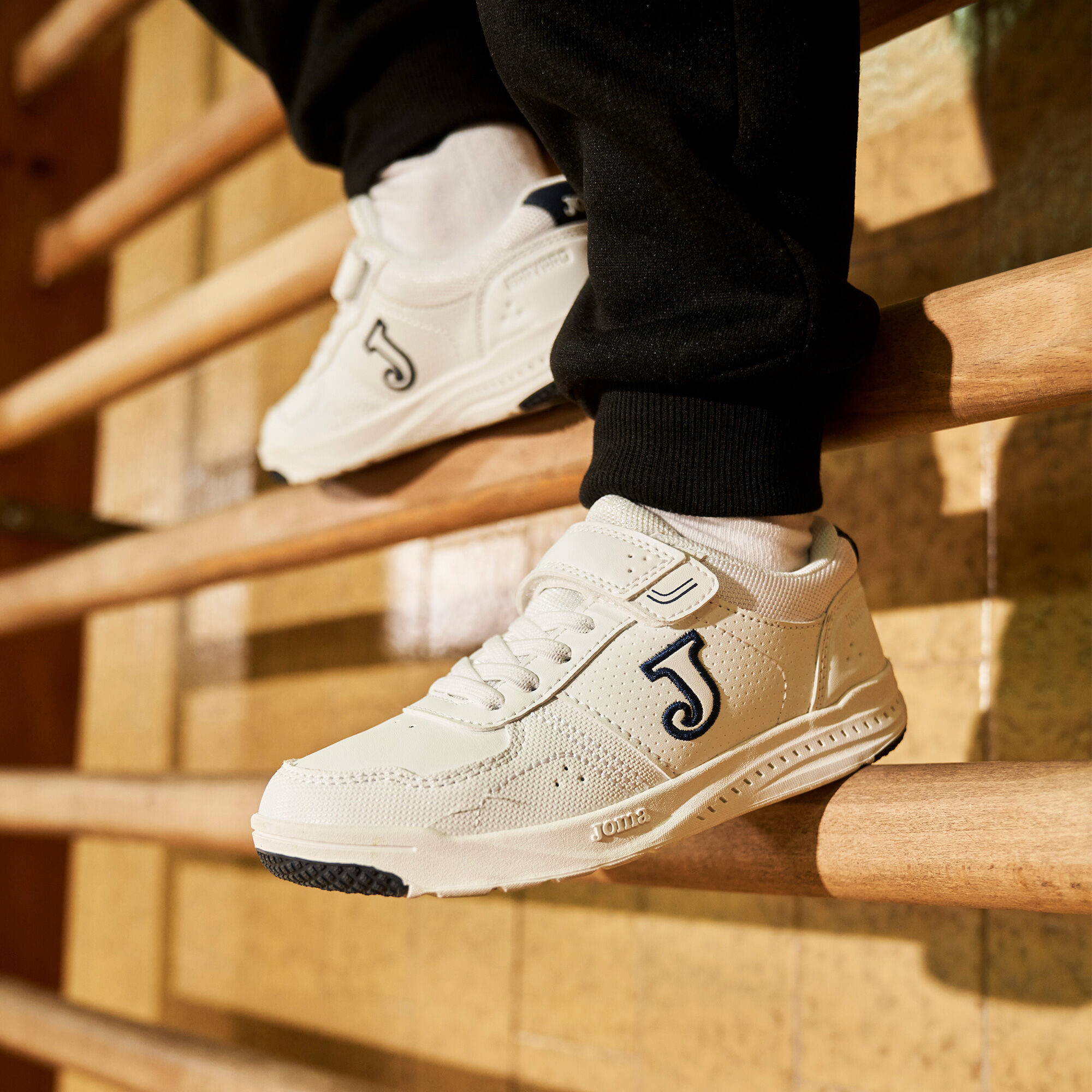 Casual shoes Harvard 22 junior white navy blue JOMA