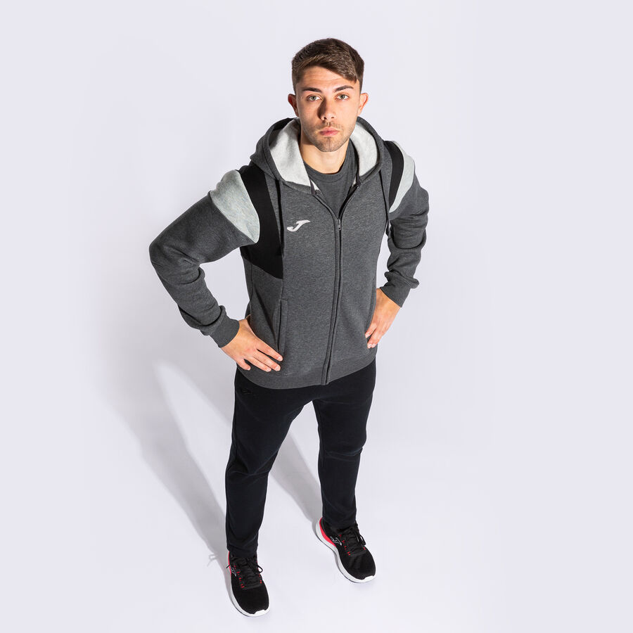 CHAQUETA CON CAPUCHA CONFORT III
