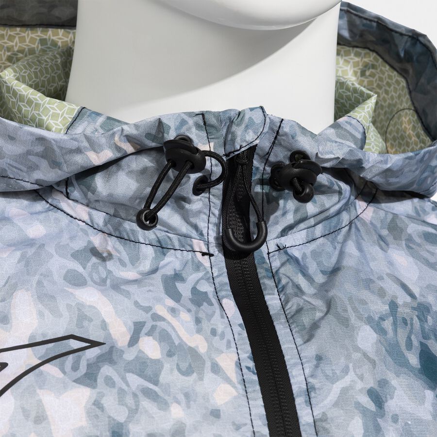 CHUBASQUERO R-CITY LONDON