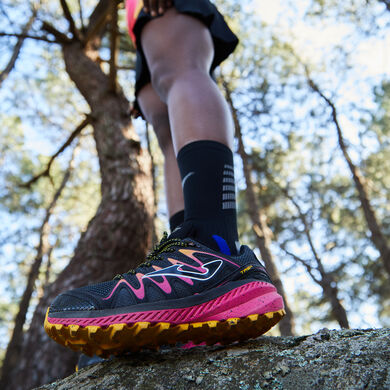 Pantofi sport trail Trek 22 damă negru fucsia