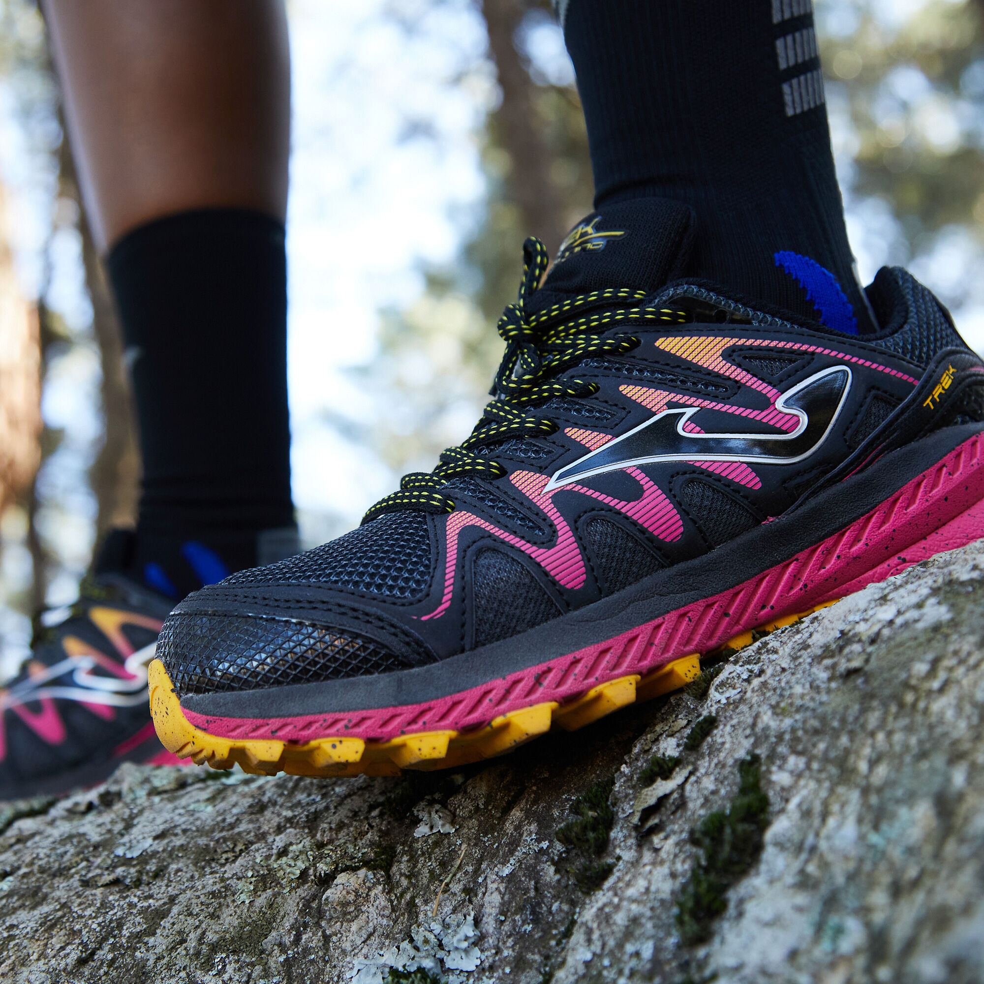 Trail running shoes Trek 22 woman black fuchsia