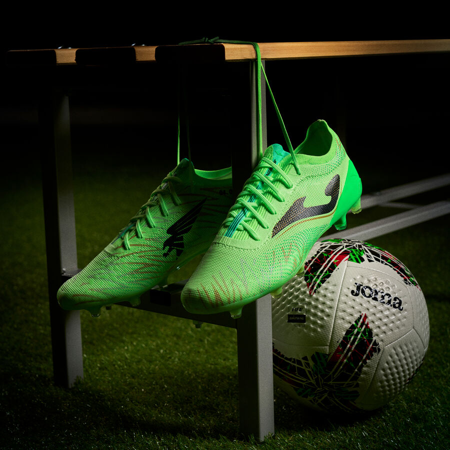 STRIKER PREMIUM MEN 25