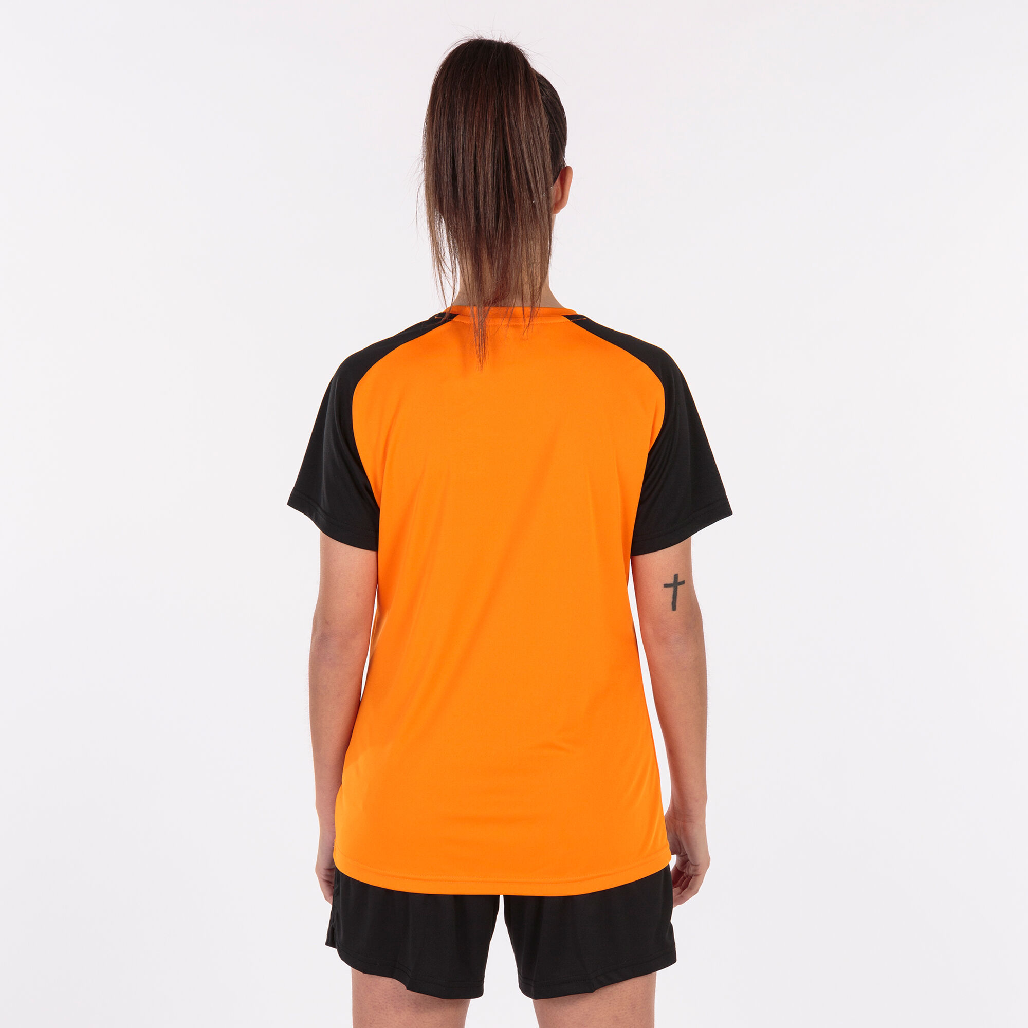 T-shirt manga curta mulher Academy IV laranja preto