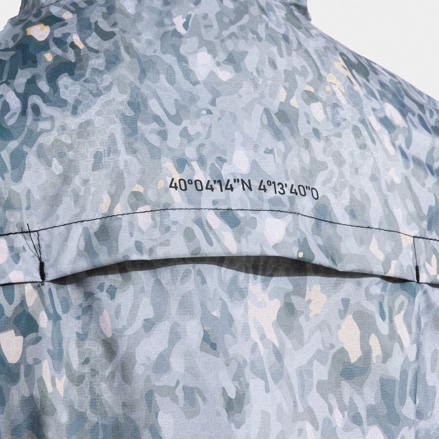 CHUBASQUERO R-CITY LONDON