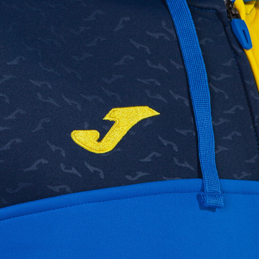 CHAQUETA CON CAPUCHA CREW V
