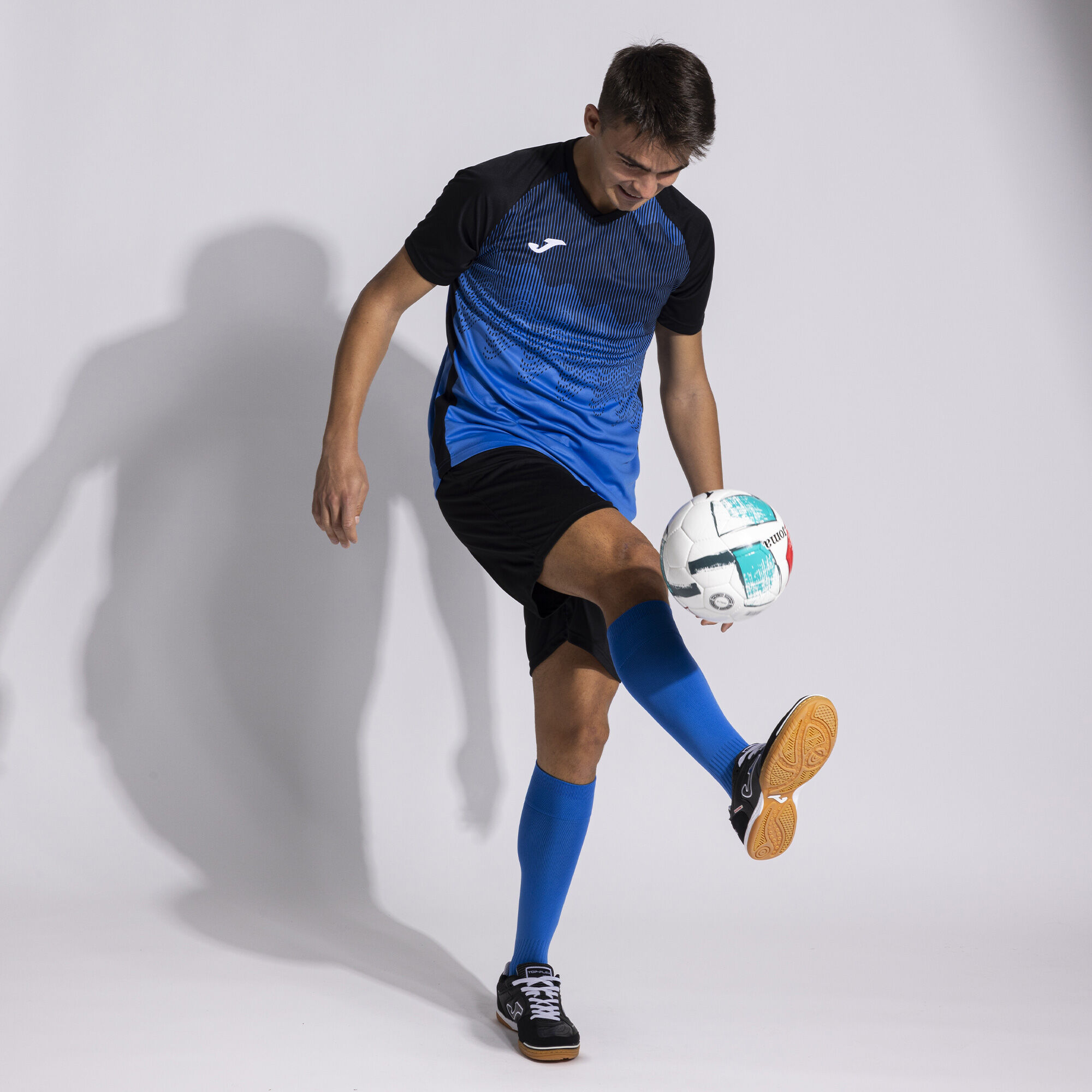 Shirt short sleeve man Tiger VI royal blue black | JOMA®