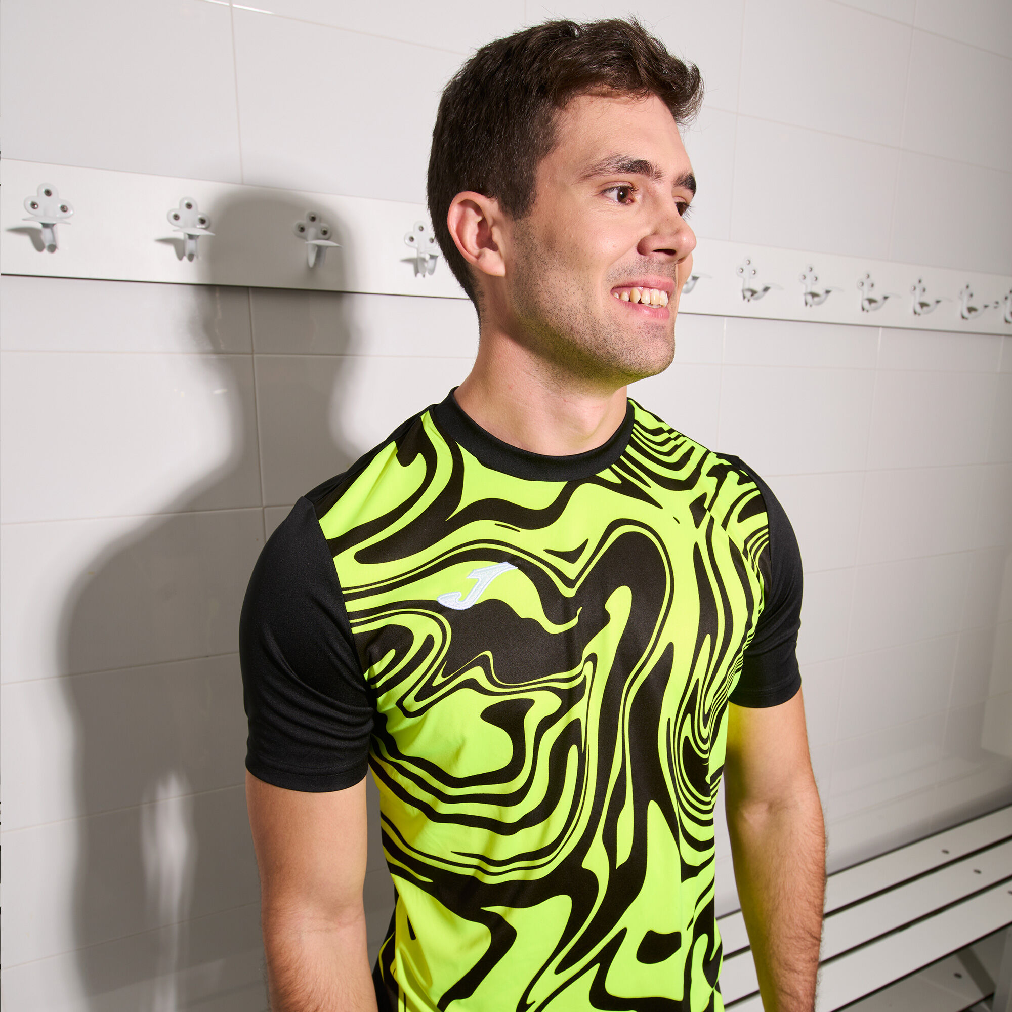 Shirt short sleeve man Lion II black fluorescent yellow | JOMA®