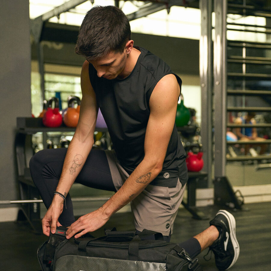 CAMISETA SIN MANGAS CORE