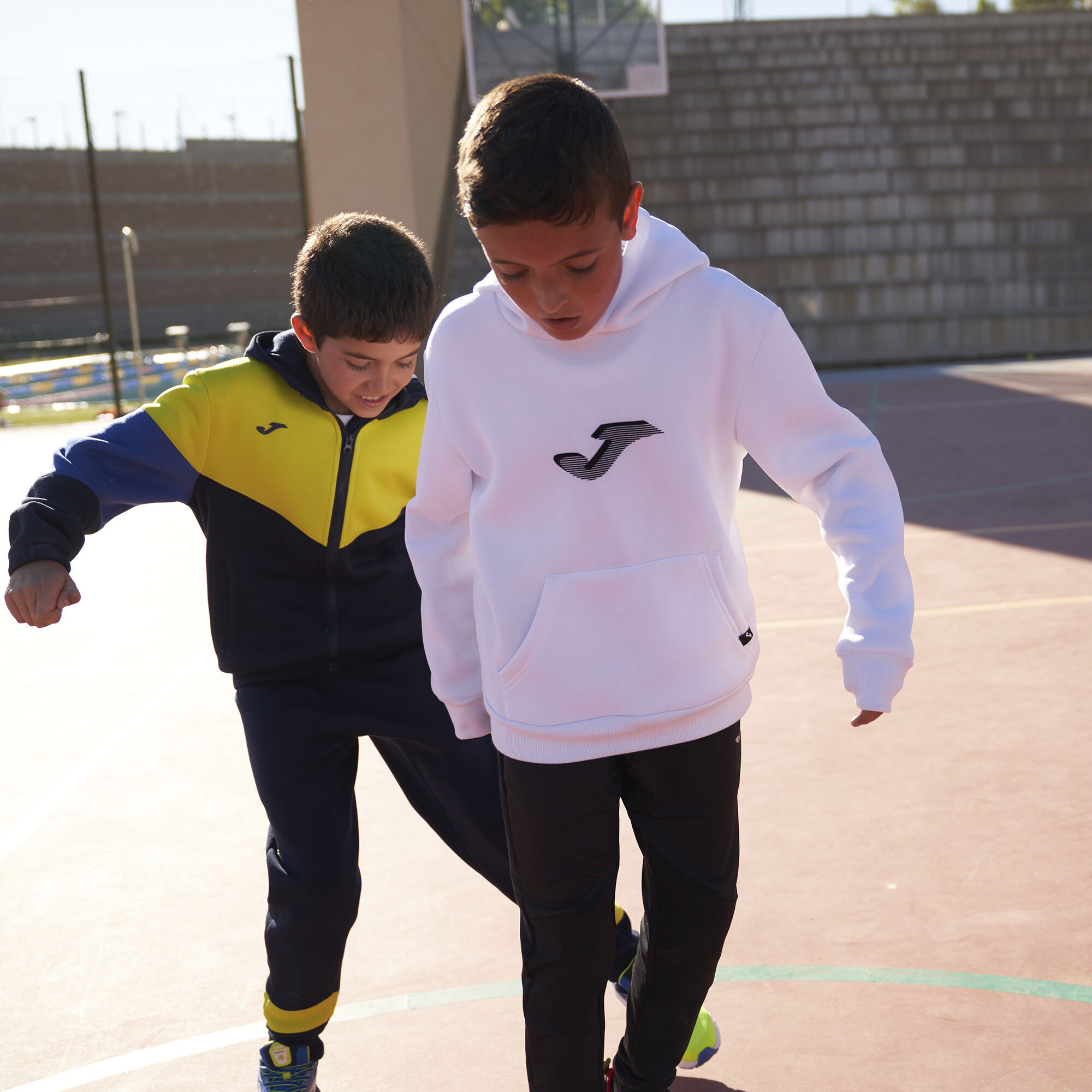 2022正規激安】 JOMA トレーニングウェア上下セット 黒 Mサイズ