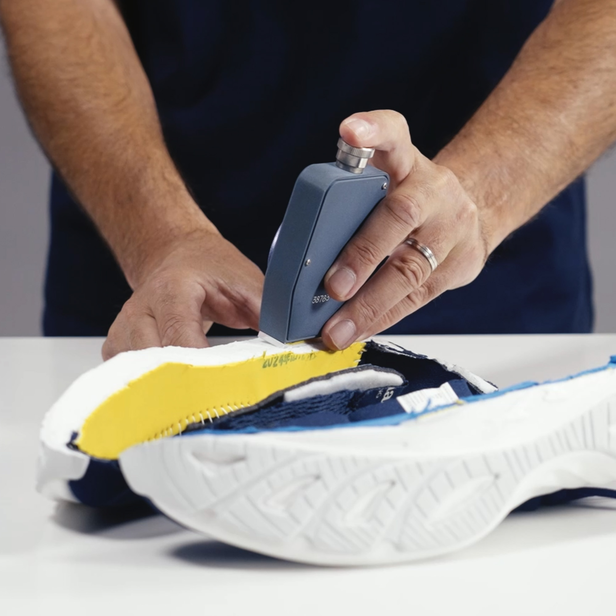 Running shoes R.6000 unisex white | JOMA®